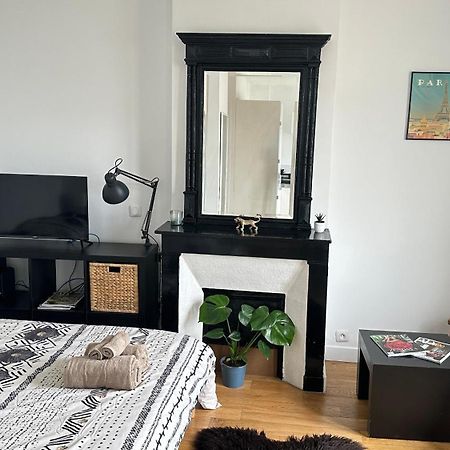 Charmant Studio Au Coeur Du 18E Apartment Париж Екстериор снимка